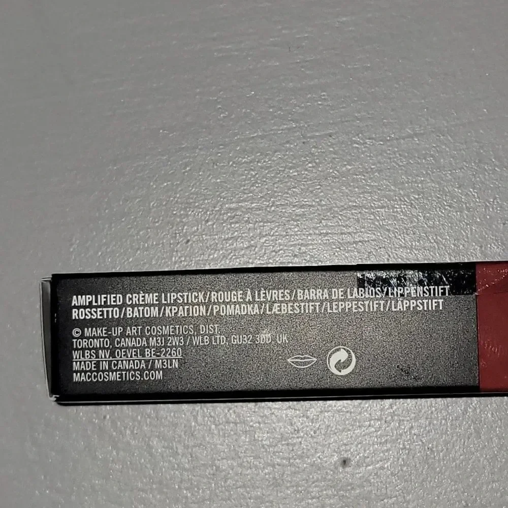 🎉BEST SELLER MAC Amplified Creme Lipstick - Brick-O-La #102 3g